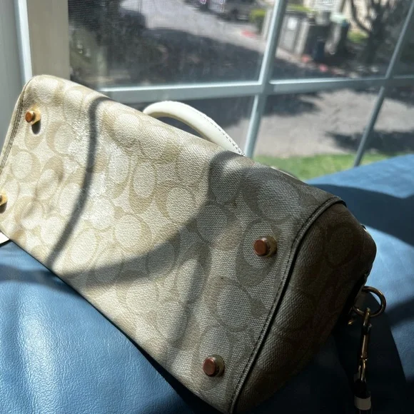 Coach Beige Signature Handbag/crossbody - Picture 4 of 6